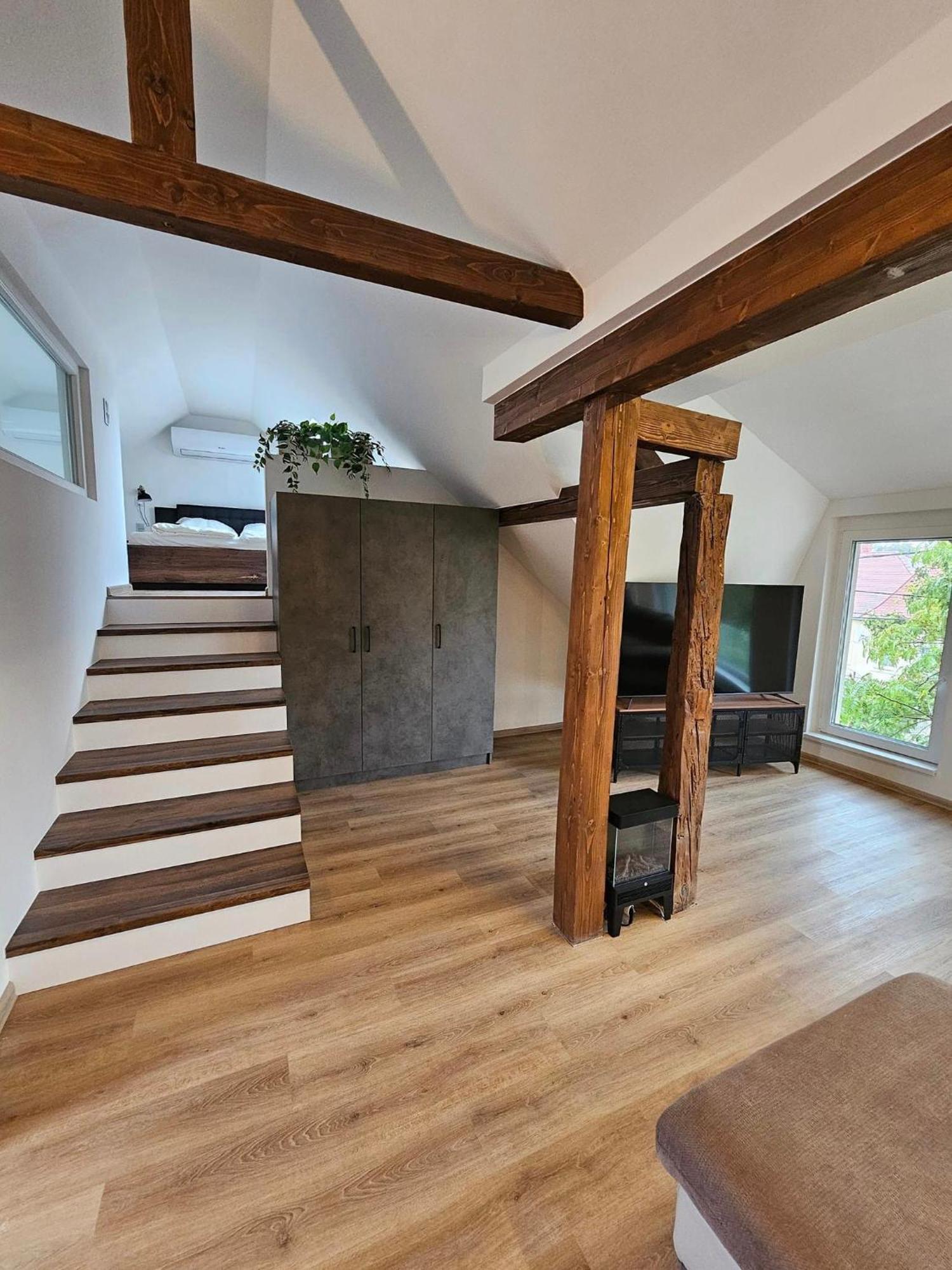 Apartamento Mi Casa Rustica Mosonmagyaróvár Exterior foto